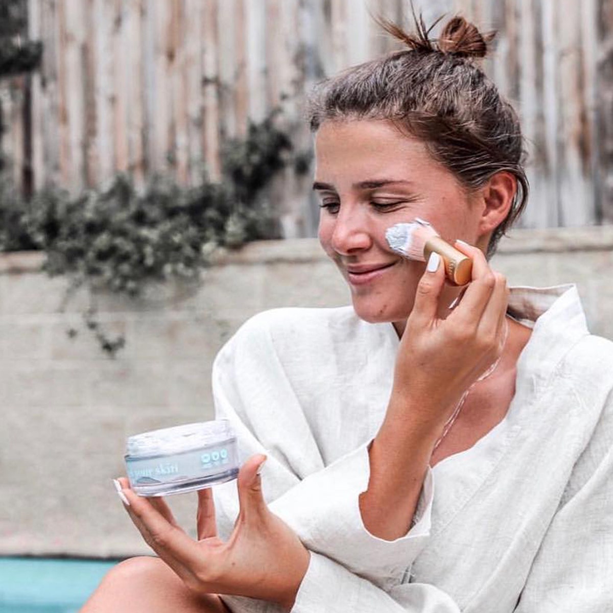 esmi Skin Minerals Hyaluronic Hydrating Booster Face Mask